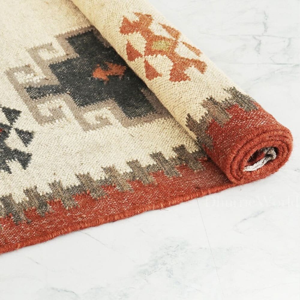 Rust bordered navajo boho rug Rust bordered navajo boho rug - Image 4